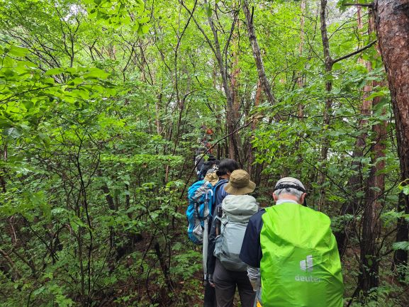 雁形山への登り