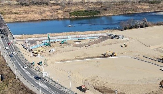 R7.11月_水防センター杭工事