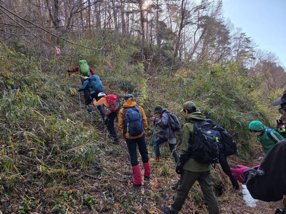 小斎峠から出発