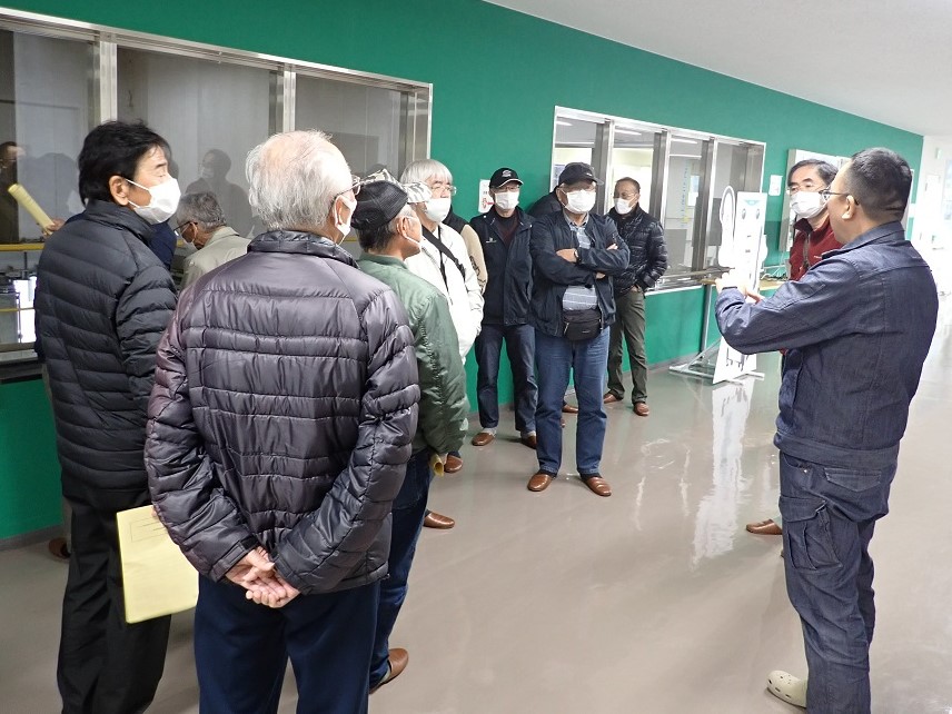 施設見学の様子