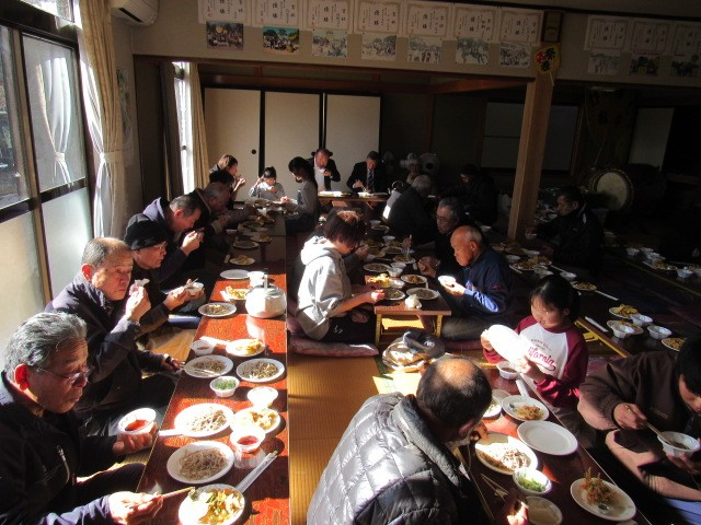 蕎麦の収穫祭の様子