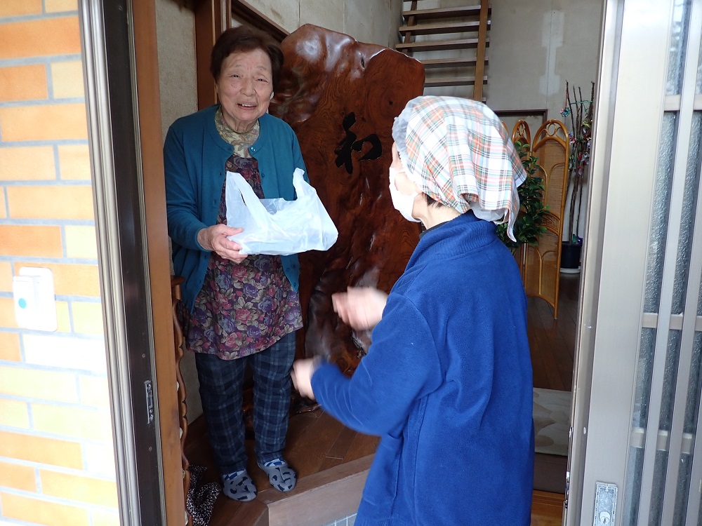 お弁当を配達