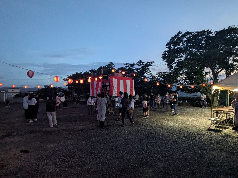 みんなで盆踊り