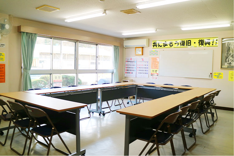 研修室(18名)