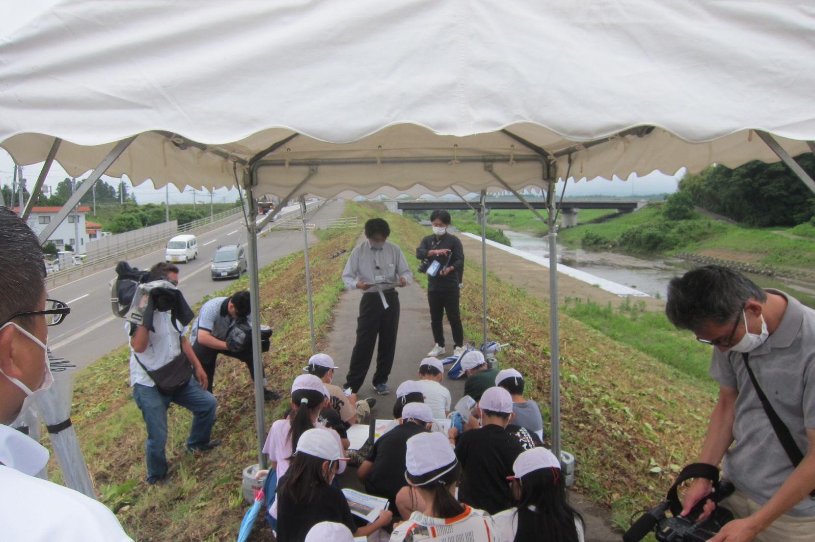 7月7月 5年内川堤防見学