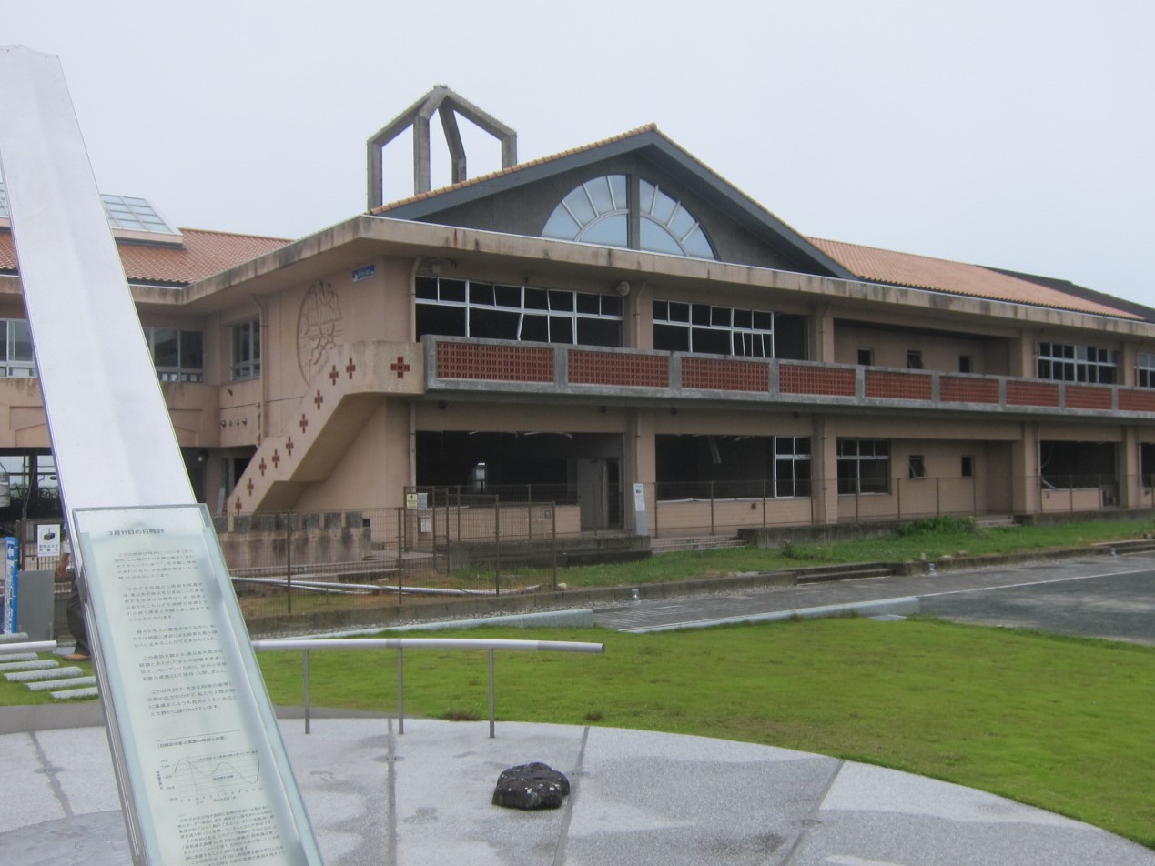 7月6日 4年震災遺構見学中浜小