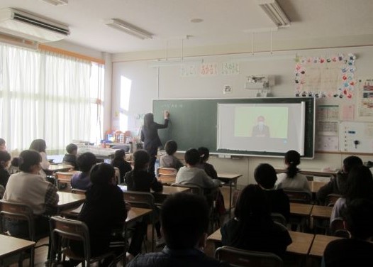 ３年教室：校長先生の話（オンライン）