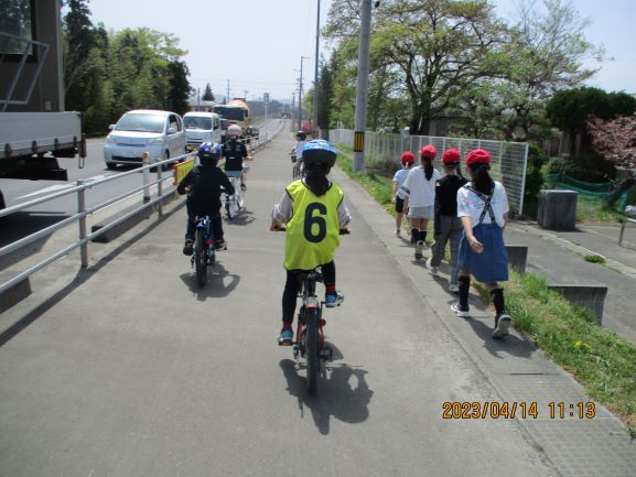 歩行者，自転車