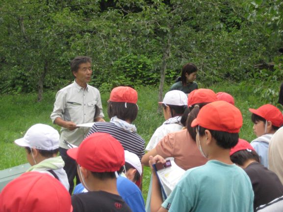 柿農家での除草体験（説明）状況調査