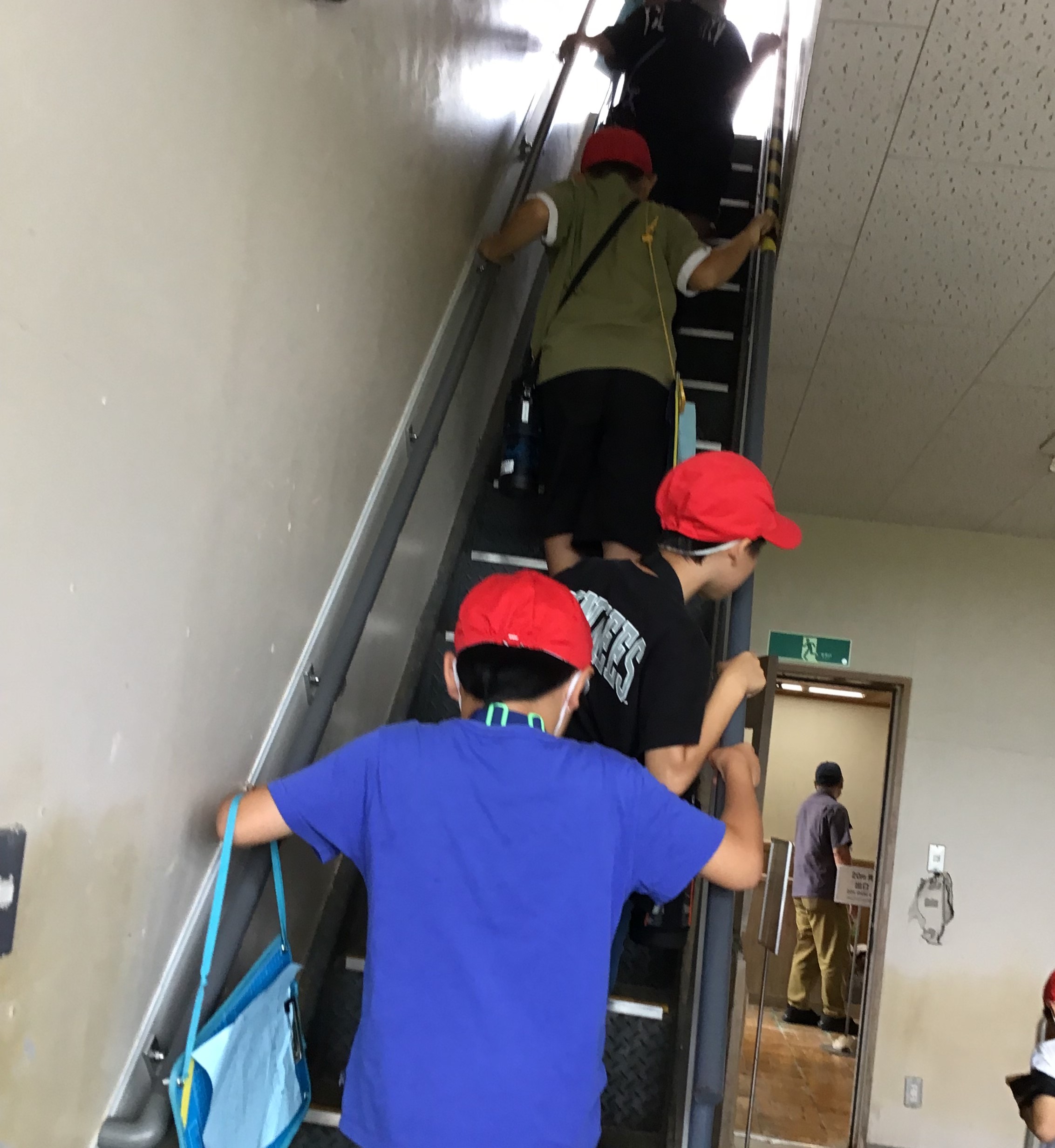 4年震災遺構「中浜小」見学