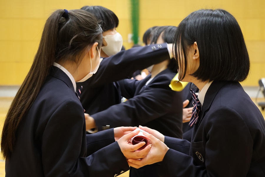 ５