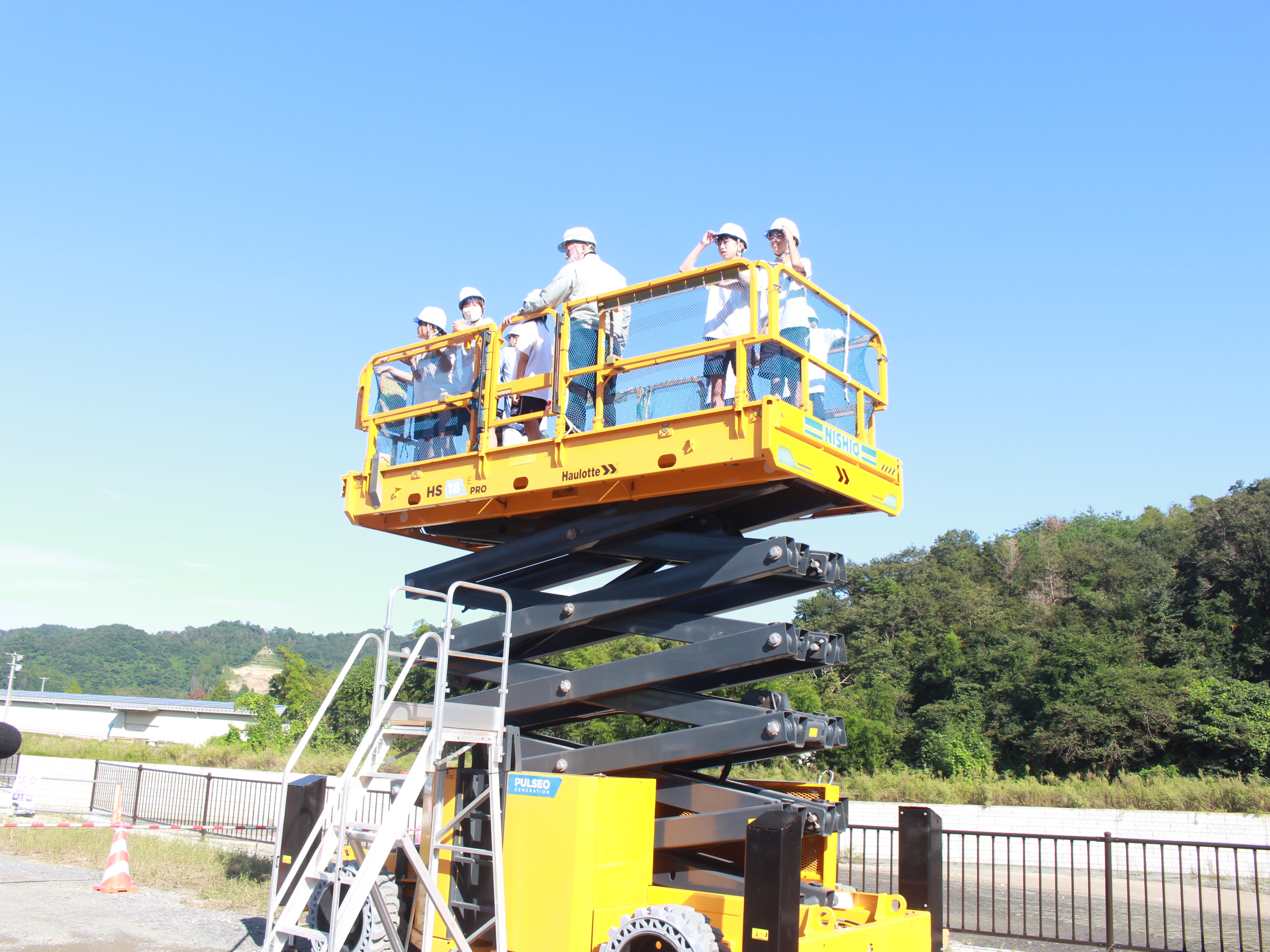 高所作業車